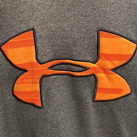 Under armor sweatshirt - Picture 2 of 6